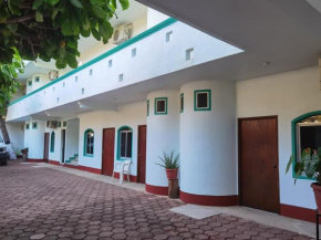HOTEL ESCONDIDO